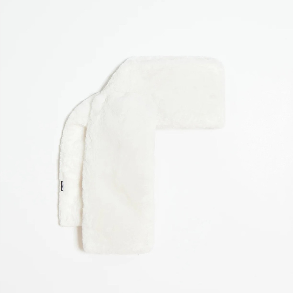 Apparis Kai White Faux Fur Scarf